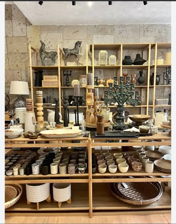 Decor store